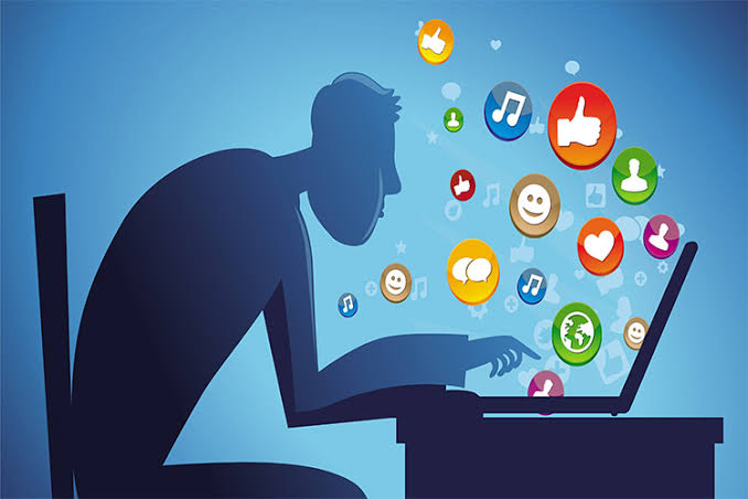 تأثیر شبکه‌های اجتماعی بر عزت نفس | مرمز مشاوره باران